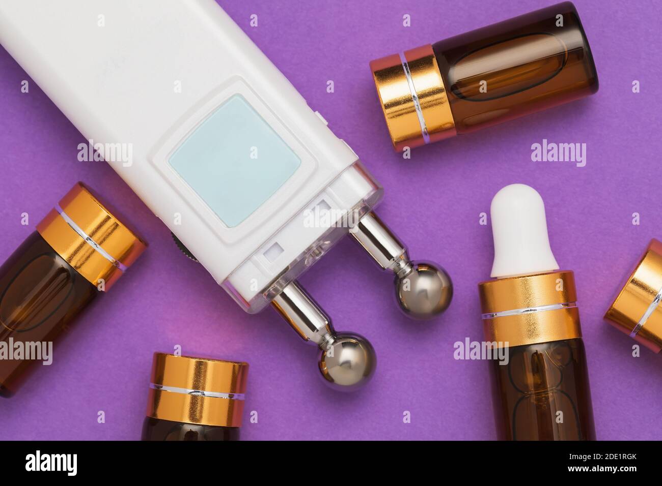 Gel in ampoules and device for microcurrent stimulation of facial