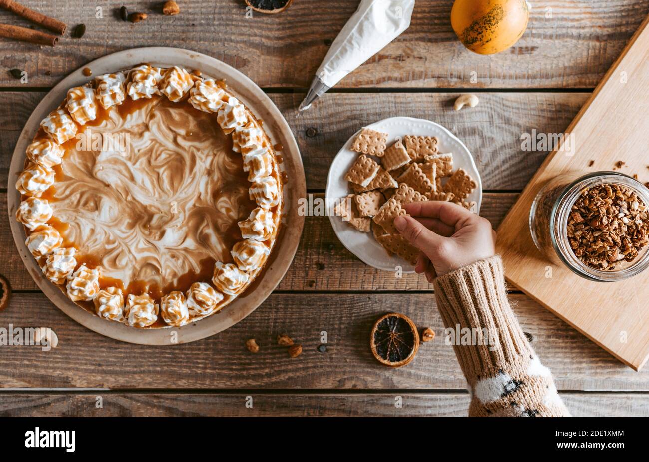 A top view of the cake decorating process Stock Photo - Alamy