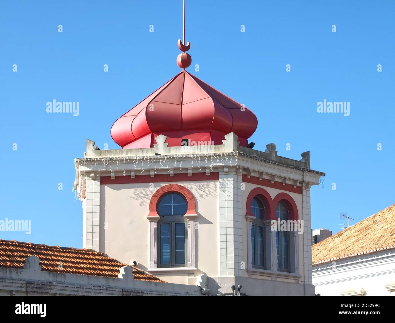 the beauty of Portugal- Pink market hall in Loule near Albufeira Stock Photo