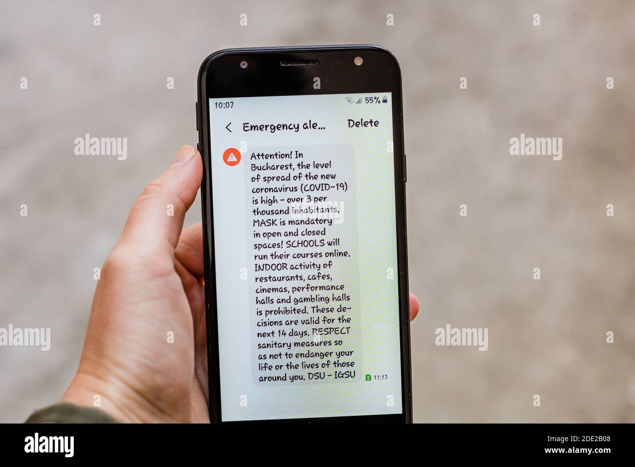 National emergency text message hi-res stock photography and images - Alamy