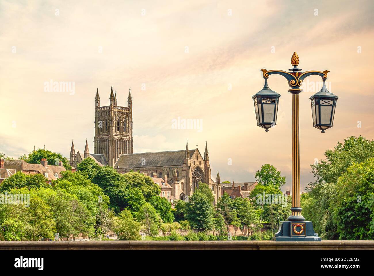 Worcester Cathedral overlooking the River Severn, Worcestershire ...