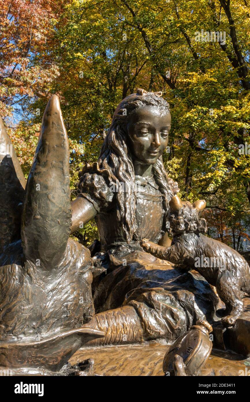 Alice in Wonderland Sculpture, Central Park, NYC Stock Photo Alamy