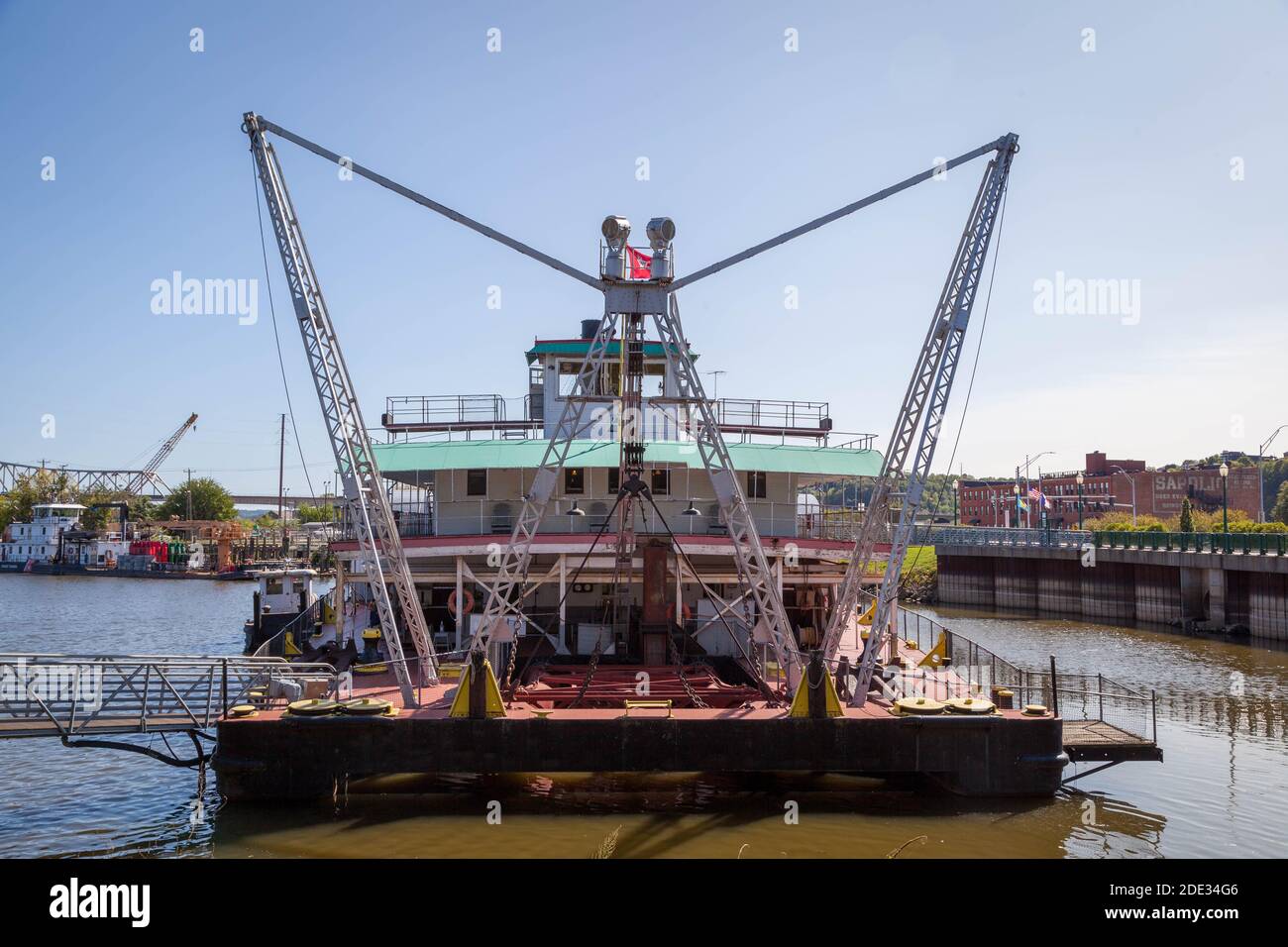 Steam powered paddle boat hires stock photography and images Alamy
