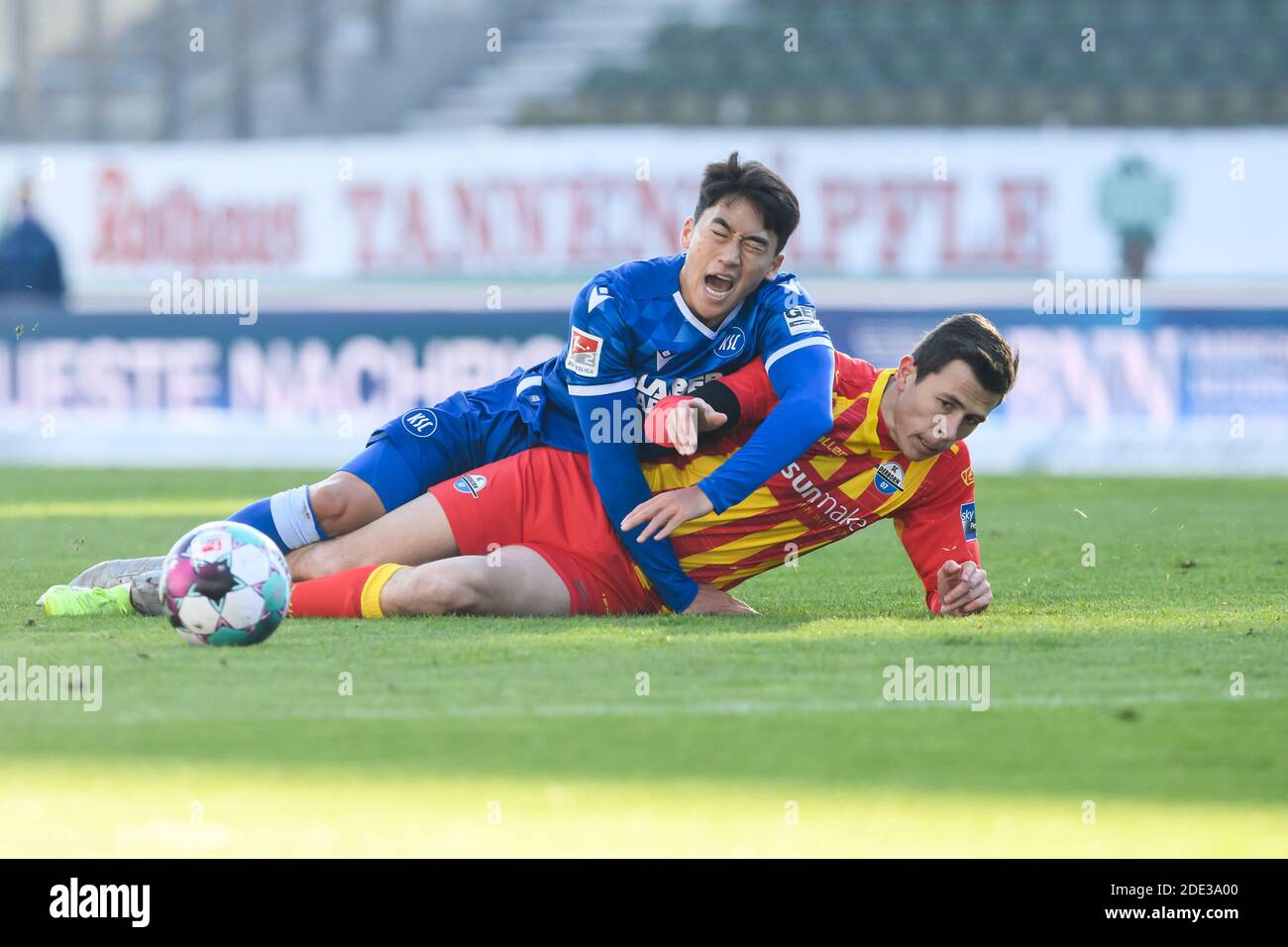 Karlsruhe Deutschland 28th Nov 2020 Kyong Rok Choi Ksc In A Duels With Ron Schallenberg Sc Paderborn Ges Football 2 Bundesliga Karlsruher Sc Sc Paderborn 11 28 2020 Football Soccer League Team Vs Team Location November 28