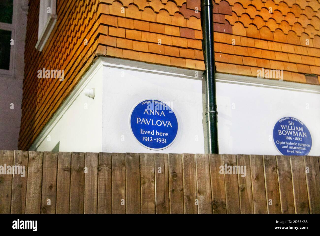 Anna Pavlova blue plaque by English Heritage in Golders Green, London