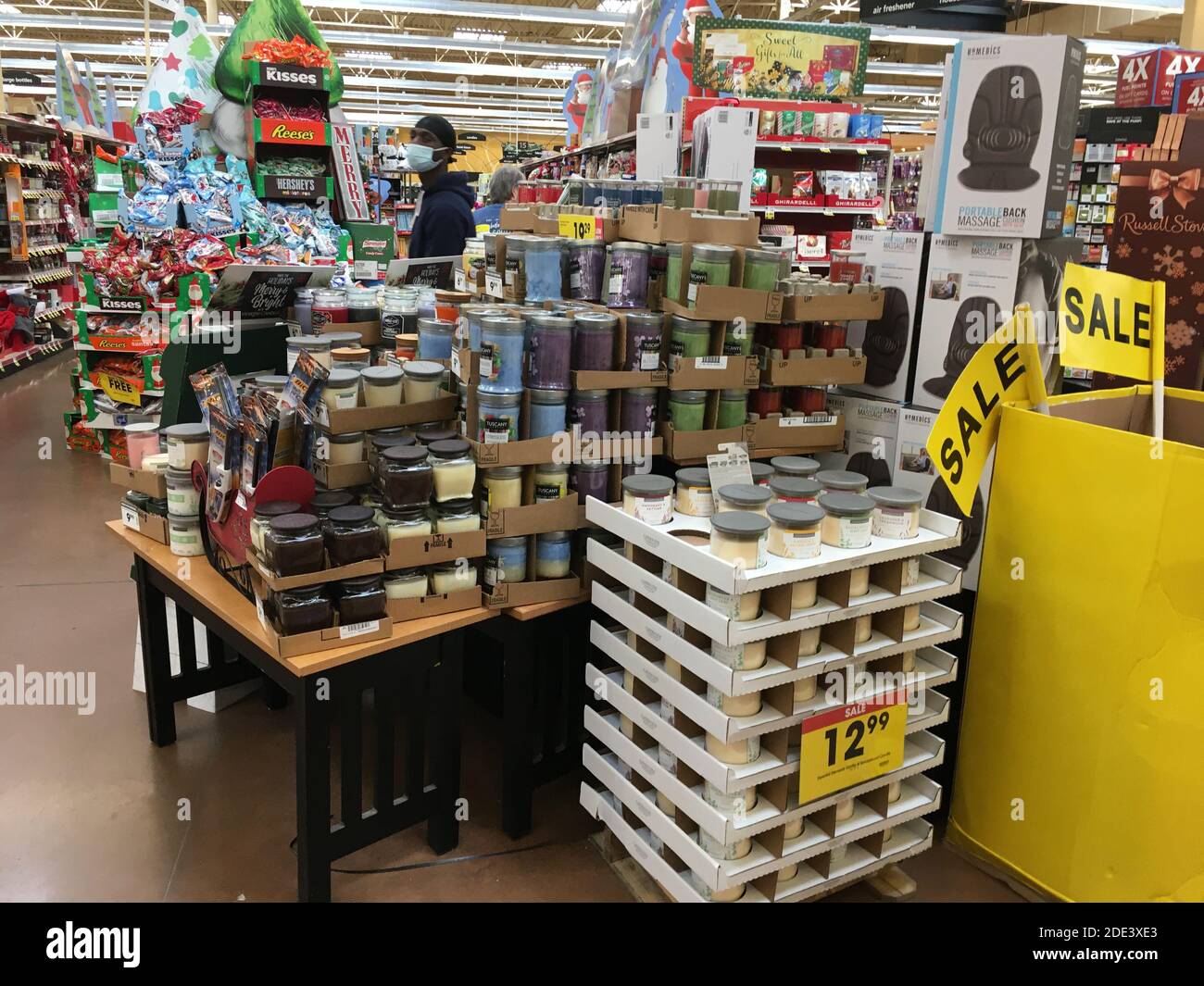 Augusta, Ga USA 11 25 20 Kroger grocery store interior a candle