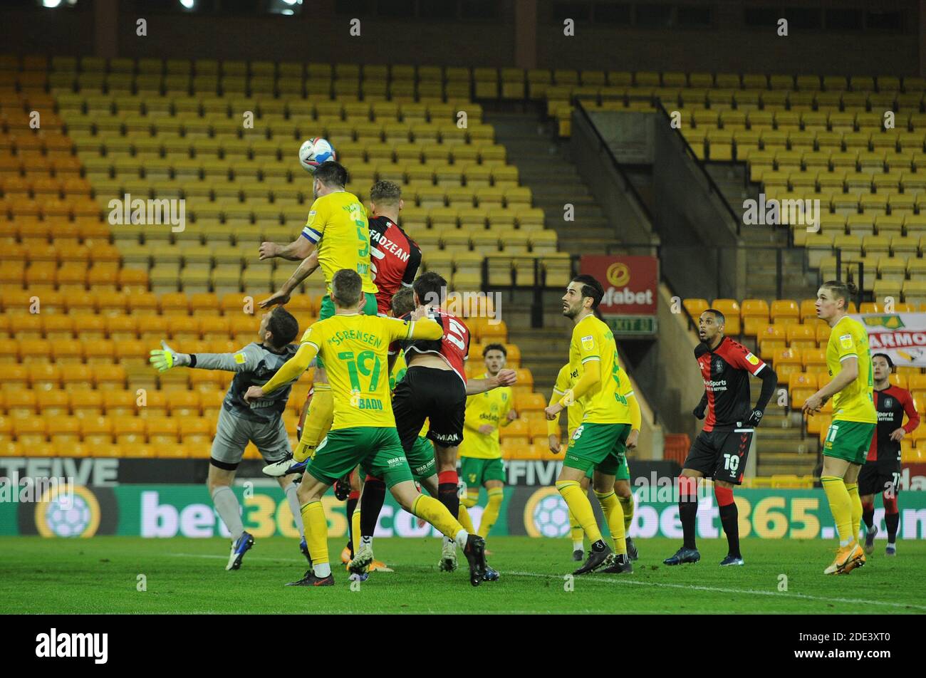 Norwich, UK. Norwichs Grant Hanley heads the ball clear from a coventry corner during the Sky Bet Championship match between Norwich City and Coventry City at Carrow Road, Norwich on Saturday 28th November 2020. (Credit: Ben Pooley | MI News) Credit: MI News & Sport /Alamy Live News Stock Photo
