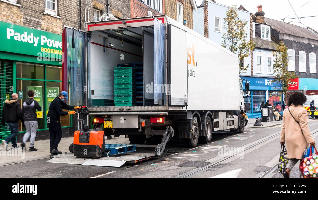 Pallet Loading High Resolution Stock Photography and Images - Alamy
