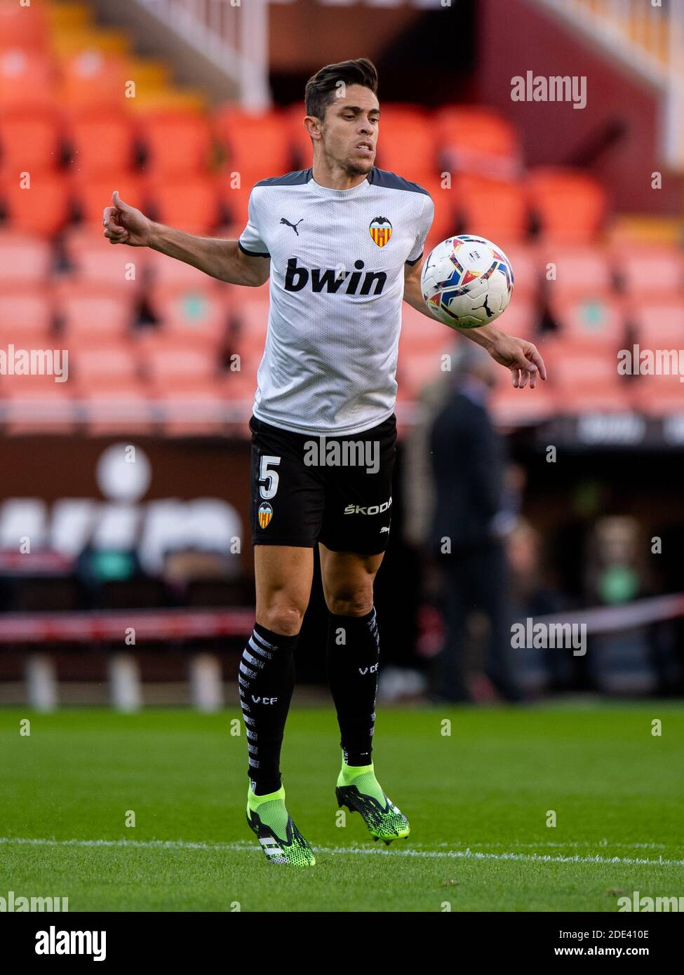 Valencia, Spain. 2nd Mar, 2022. Valencia's Gabriel Paulista vies with  Athletic Bilbao's Inaki Williams during the King Cup semifinal second leg  match between Valencia and Athletic Bilbao in Valencia, Spain, March 2, 2022.  Credit: Str/Xinhua/Alamy Live News