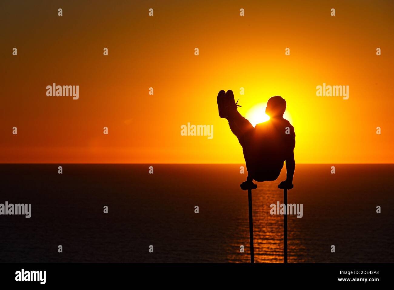 Gymnast silhouette hires stock photography and images Alamy