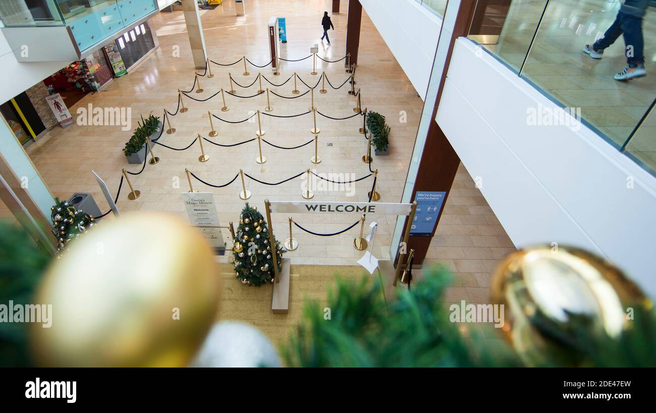 Square one shopping center hi-res stock photography and images - Alamy