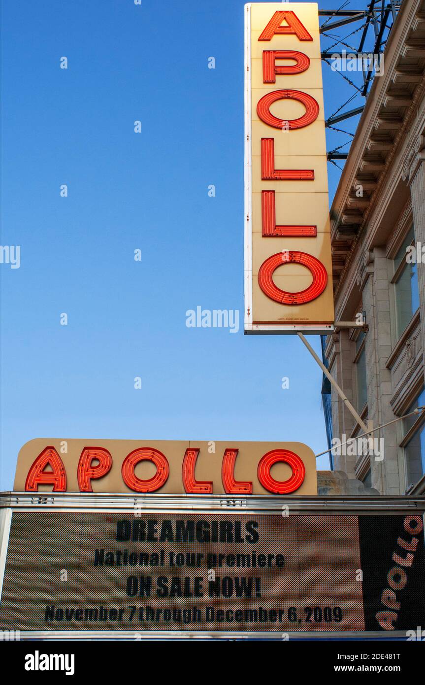 APOLLO THEATER SIGN ONE HUNDRED AND TWENTY FIFTH STREET HARLEM MANHATTAN NEW YORK CITY USA Stock Photo