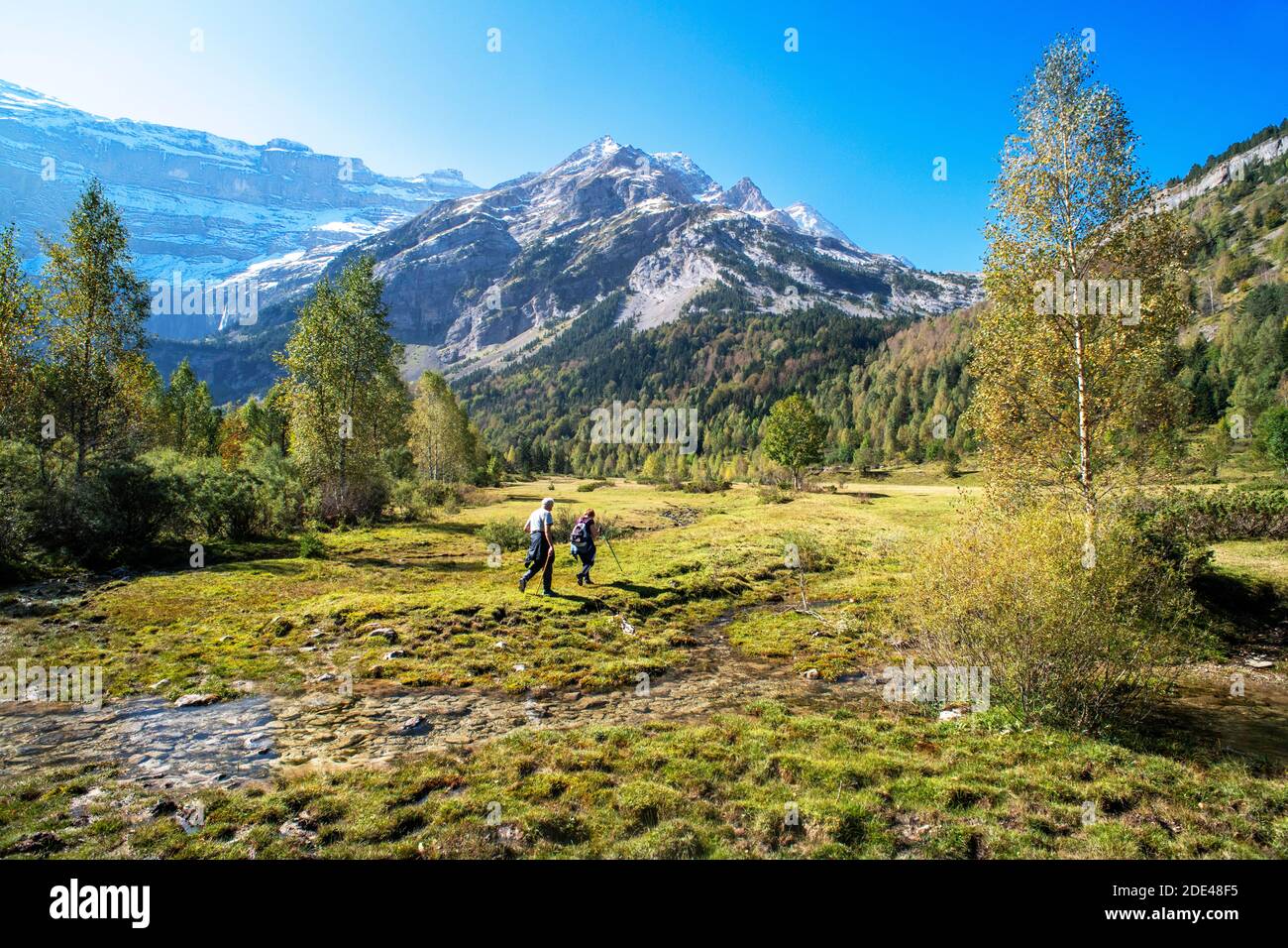 the-cirque-de-gavarnie-and-the-gavarnie-falls-grande-cascade-de