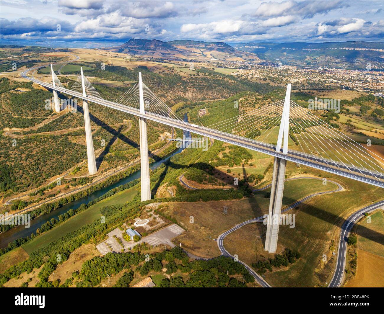 aerial-view-millau-viaduct-by-architect-norman-foster-between-causse