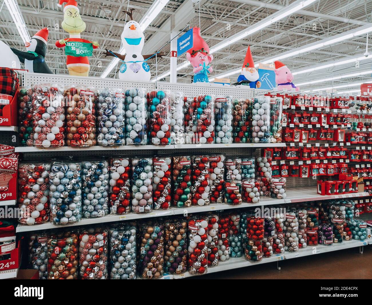 Walmart Supercenter editorial photography. Image of interior - 162095172