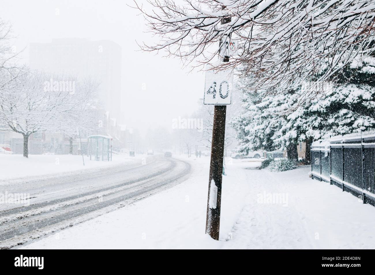 Heavy snowfall measure hires stock photography and images Alamy