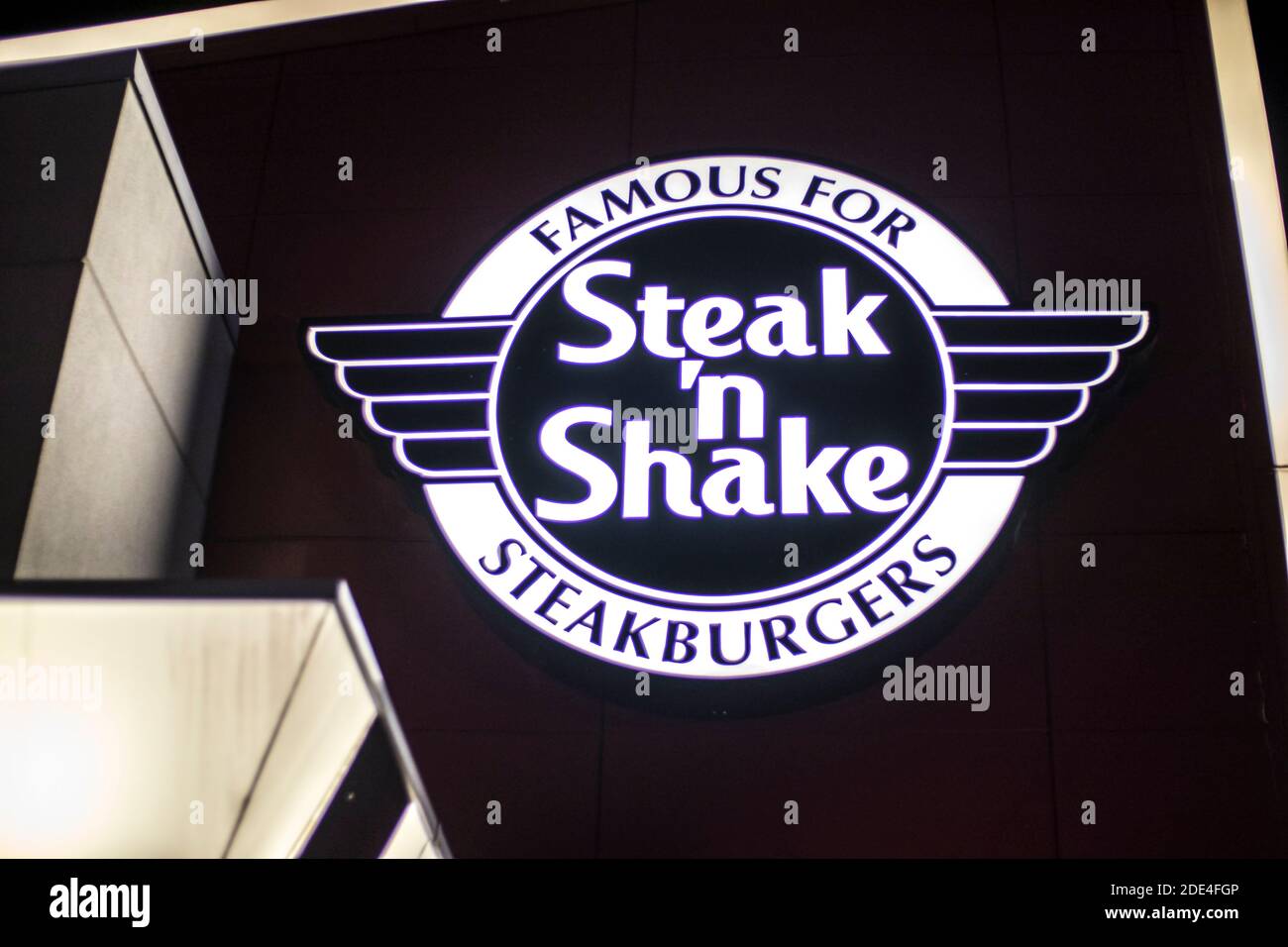 Augusta, Ga USA 11 23 20 Steak n Shake fast food restaurant at night