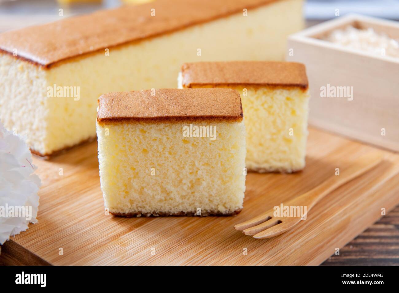sponge cake with matcha and honey, castella cake, (Japanese sponge cake