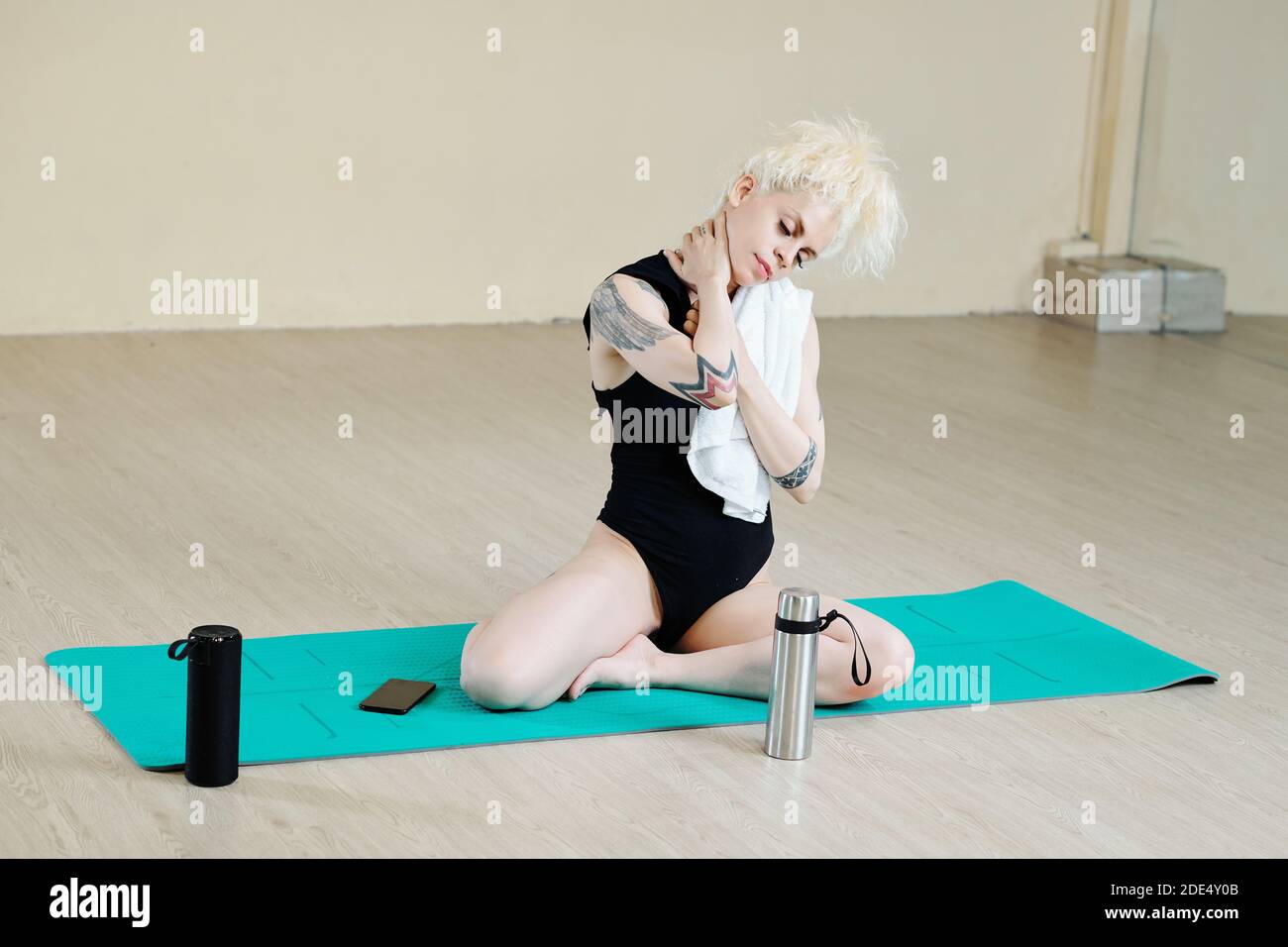 Sweaty dancer hi-res stock photography and images - Alamy