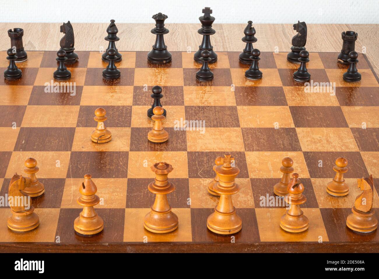 What's a good arrangement of chess pieces on a board which would