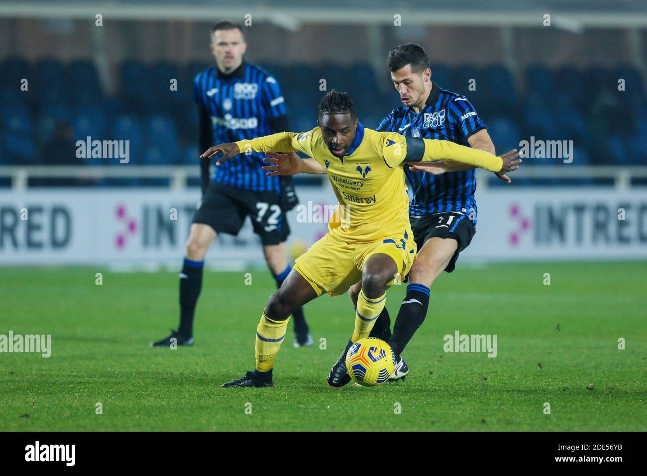 Adrien Tameze of Hellas Verona and Remo Freuler of Atalanta during the Italian championship Serie A football match between At / LM Stock Photo