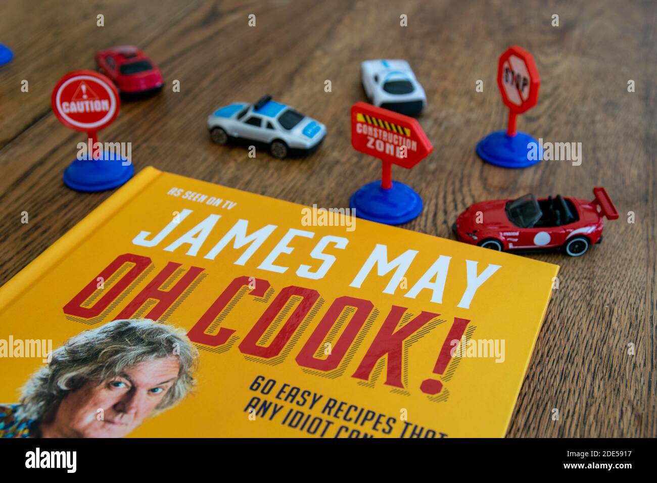 Durham, UK - 17 Nov 2020: James May Oh Cook cookery book. Top Gear car  presenter come amateur chef, James learns on the go on the TV show Oh Cook,  suc Stock Photo - Alamy