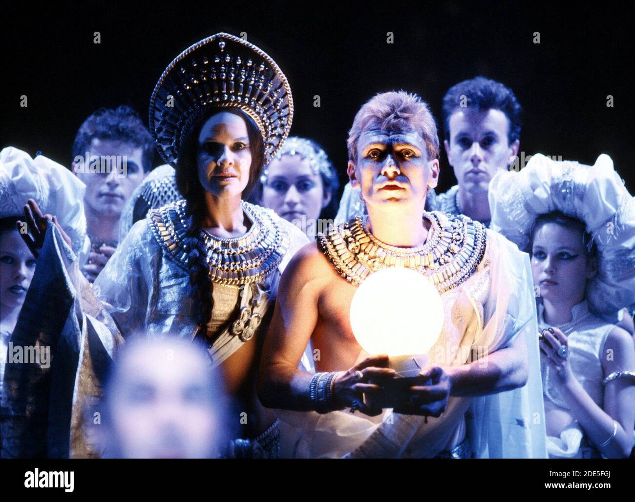 Frances Tomelty (Titania), Gerard Murphy (Oberon) in A MIDSUMMER NIGHT'S DREAM by Shakespeare at the Royal Shakespeare Company (RSC), Barbican Theatre, London  18/08/1987 music: Jeremy Sams  design: William Dudley  lighting: Mark Henderson  director: Bill Alexander Stock Photo