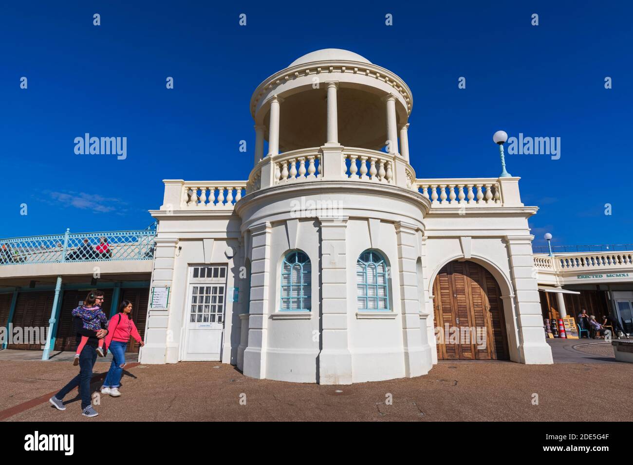 England, East Sussex, Bexhill on Sea, The De La Warr Pavilion, Promenade Art Deco Cupola Stock Photo