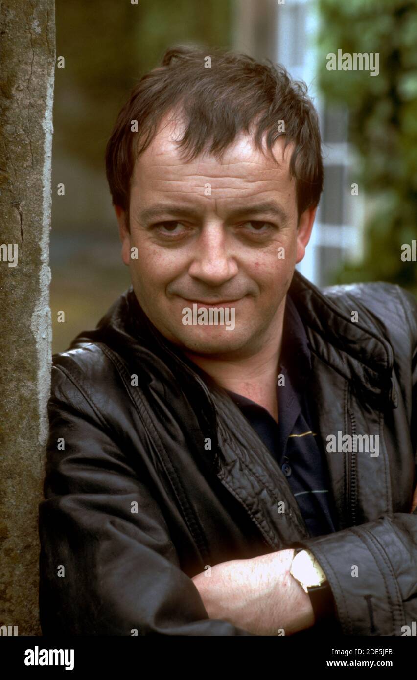 Tim Healy; Original cast of the ATV production of  Auf Wiedersehen Pet photographed at a Nottinghamshire location July 1986 Stock Photo