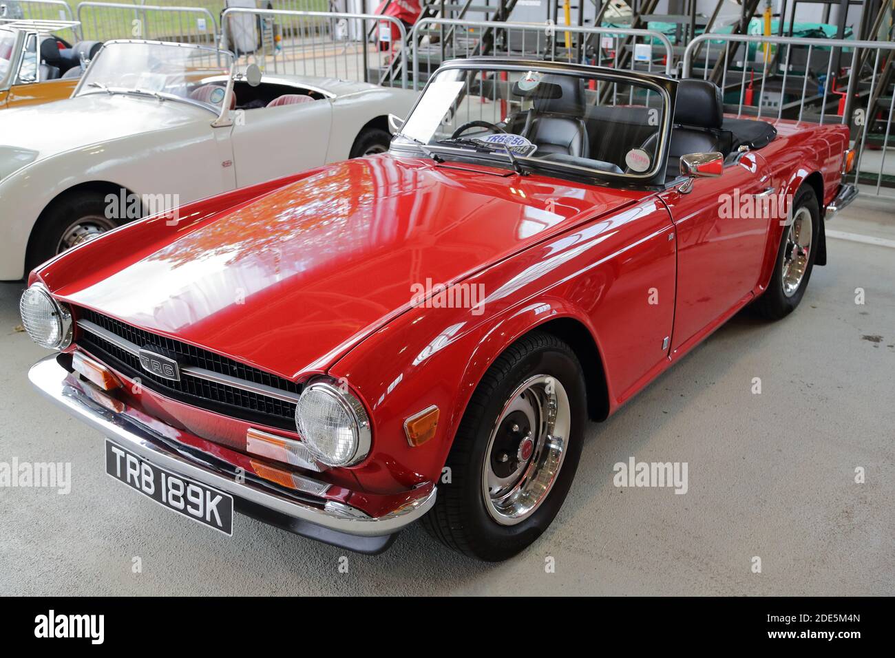 Lyn vægt Dingy Classic red Triumph TR6 at RAF Benson, Oxfordshire, UK Stock Photo - Alamy