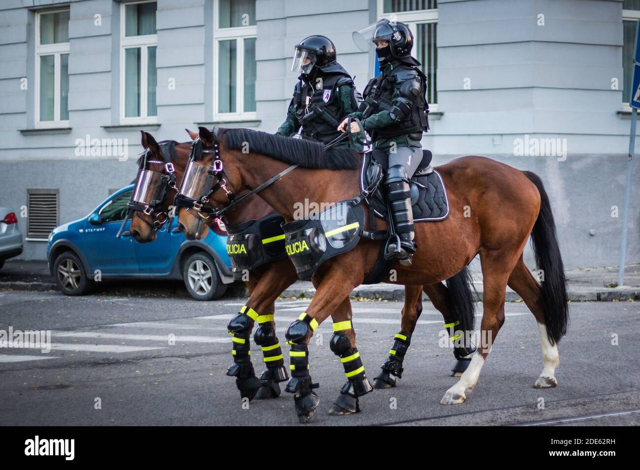 Riot police horses hi-res stock photography and images - Alamy