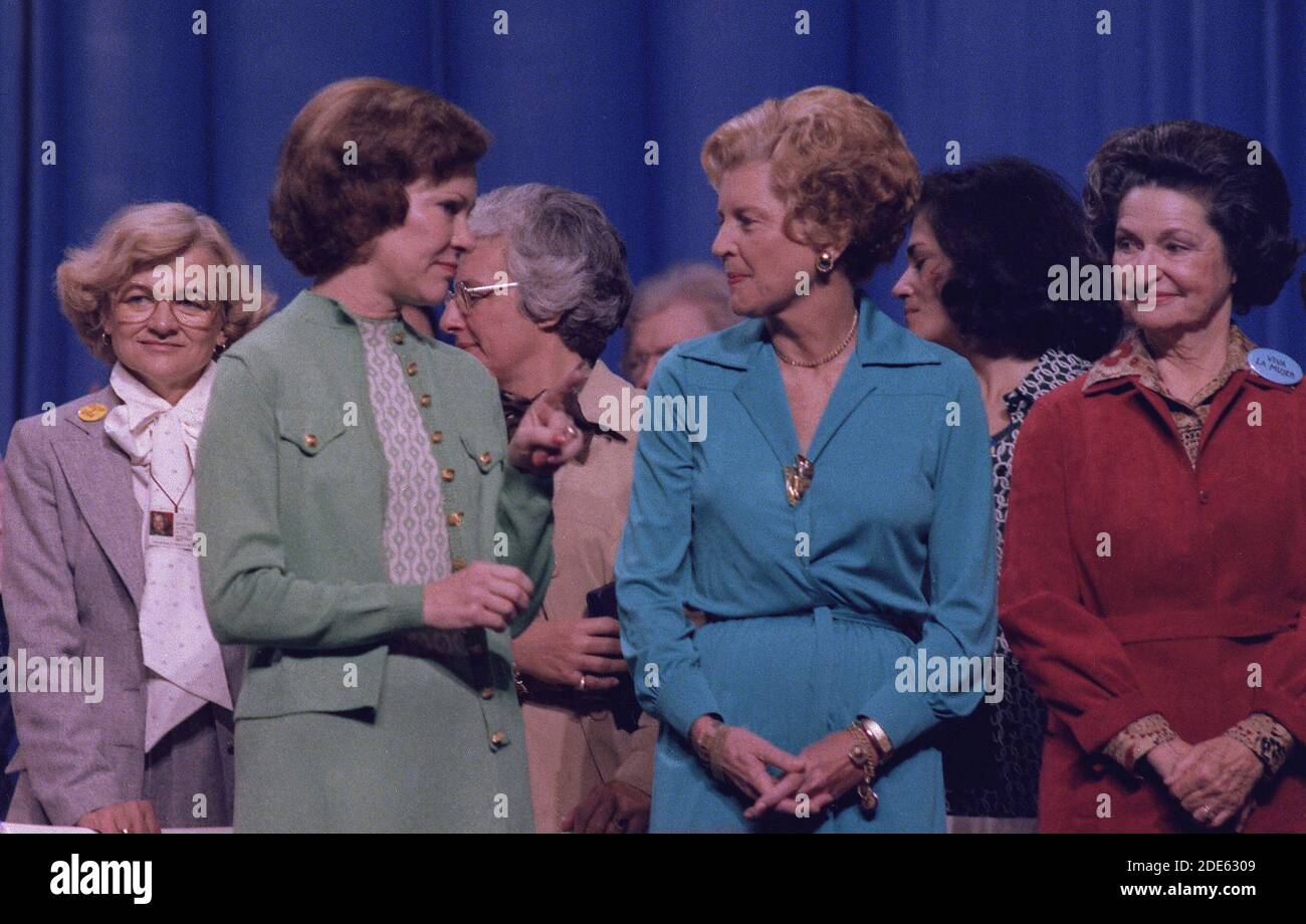 Rosalynn Carter with Betty Ford and Ladybird Johnson at the National Womens Conference. ca.  19 November 1977 Stock Photo