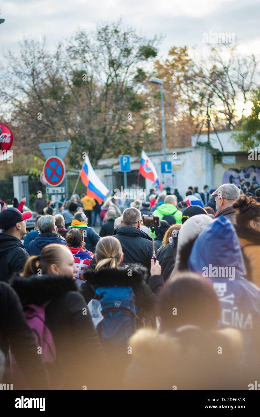 Riot crowd hi-res stock photography and images - Alamy