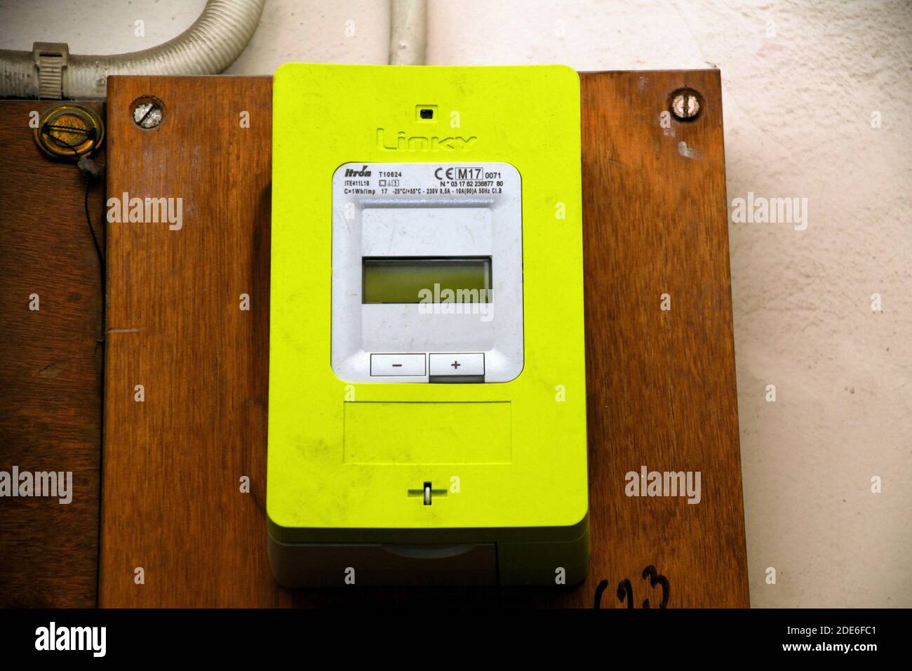 Marseille, France. 28th Nov, 2020. Linky electric meter in the hall of an  old building.In a summary judgment on November 17th 2020, the Bordeaux  Court of Appeal clarified that Enedis cannot invoke