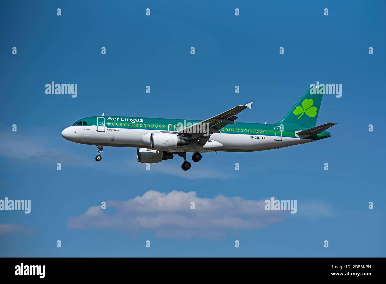 An Airlingus Airbus 320-14 flight approaching London Heathrow airport in the UK. Stock Photo