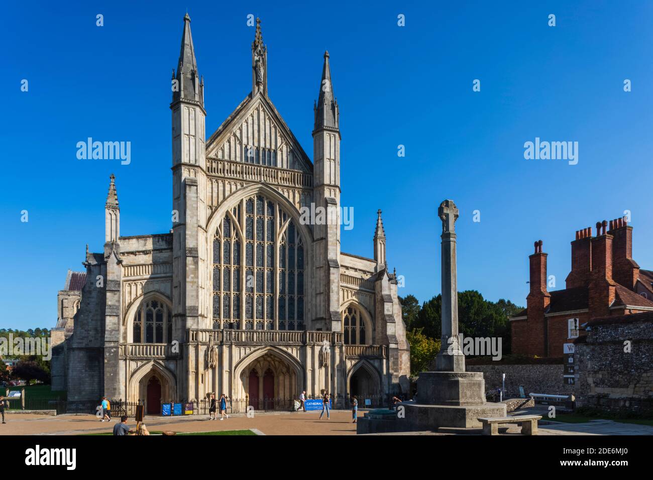 Winchester cathedral hi-res stock photography and images - Alamy