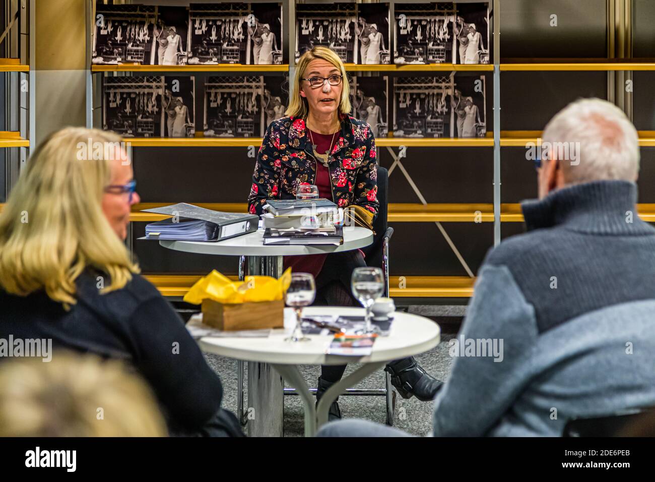 Culinary Library Reading of culinary books in the city library of Neuss, Germany Stock ...