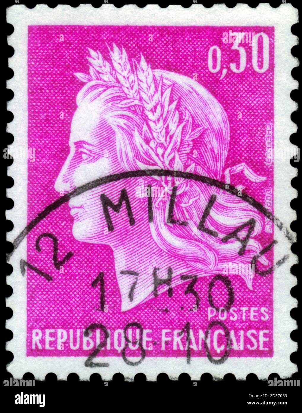 Marianne postage stamp france 1967 hi-res stock photography and images ...