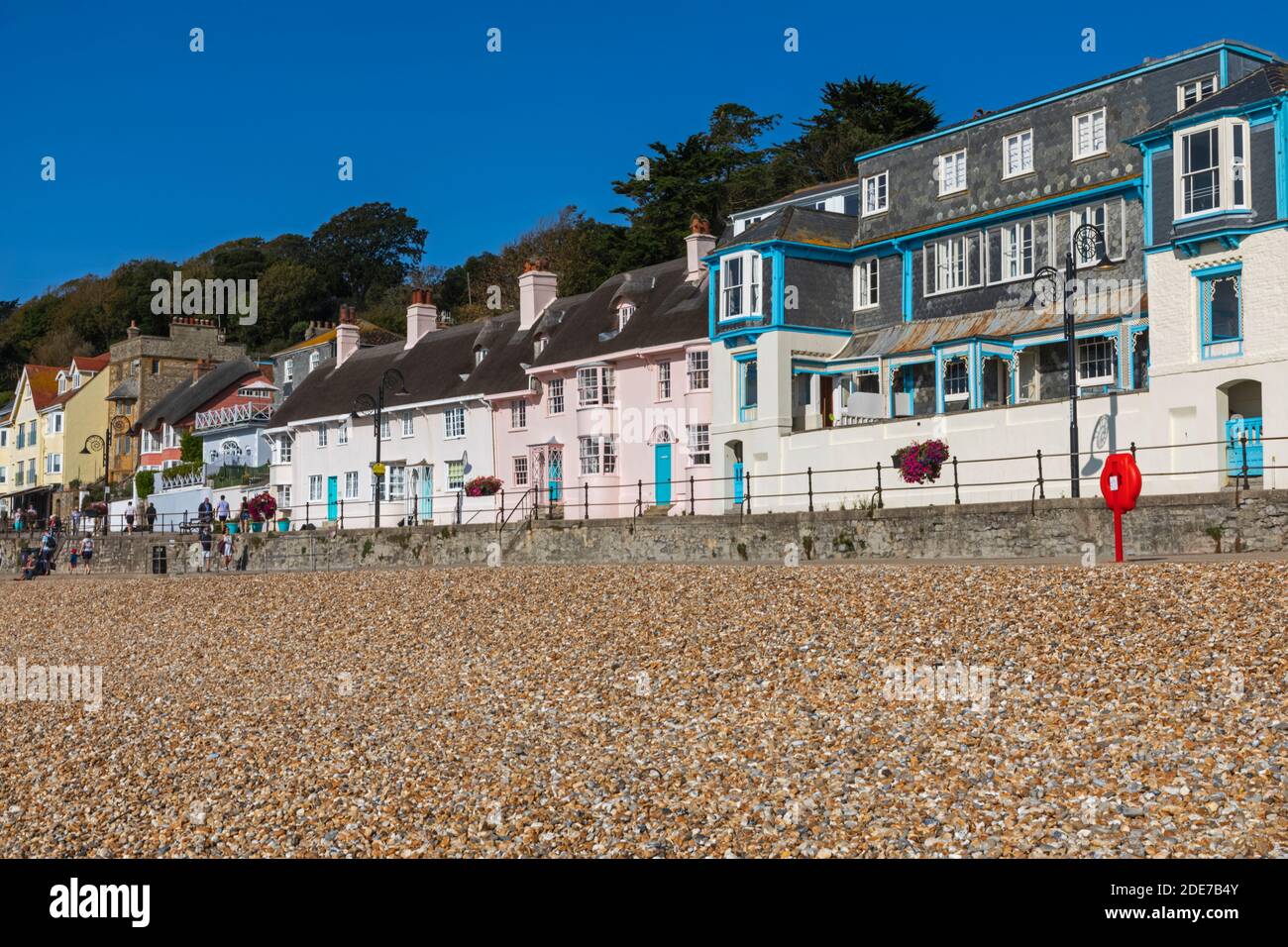 Lyme regis dorset beach hi-res stock photography and images - Alamy