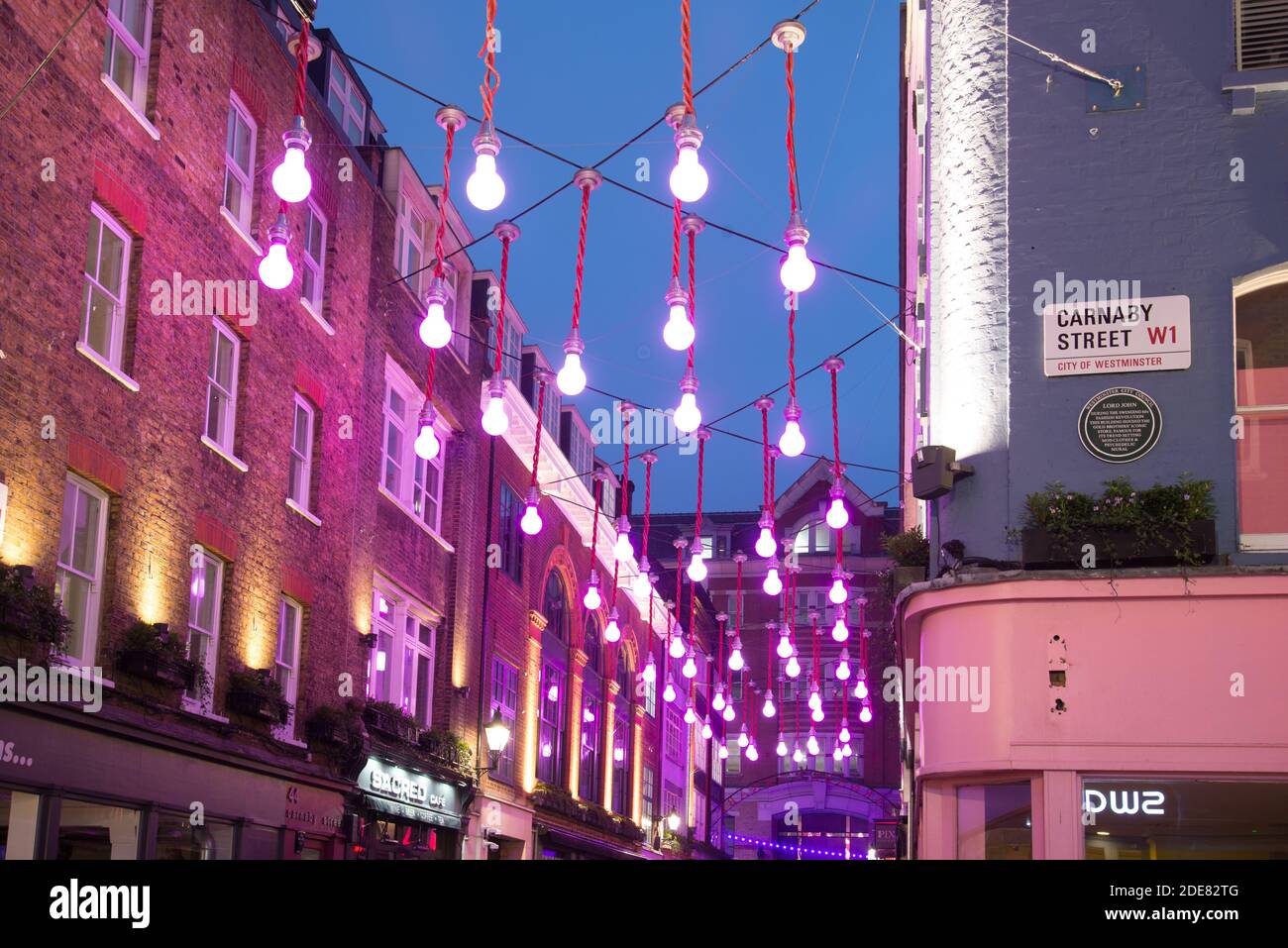 Carnaby Street Christmas Lights 2020 Big Giant Pendant Lights Bulbs ...