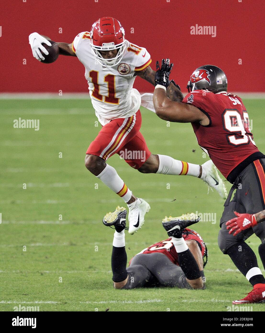 Tampa, United States. 29th Nov, 2020. Tampa Bay Buccaneers' Jordan  Whitehead (33) and Sean Murphy-Bunting (23) stop Kansas City Chiefs wide  receiver Tyreek Hill during the first half at Raymond James Stadium