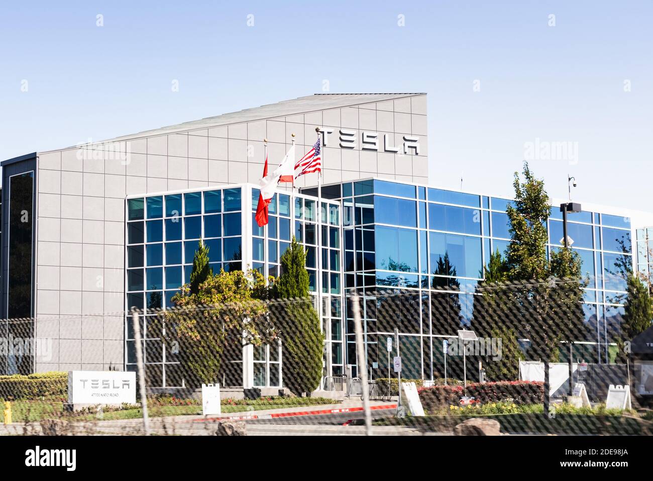 Tessemae's office