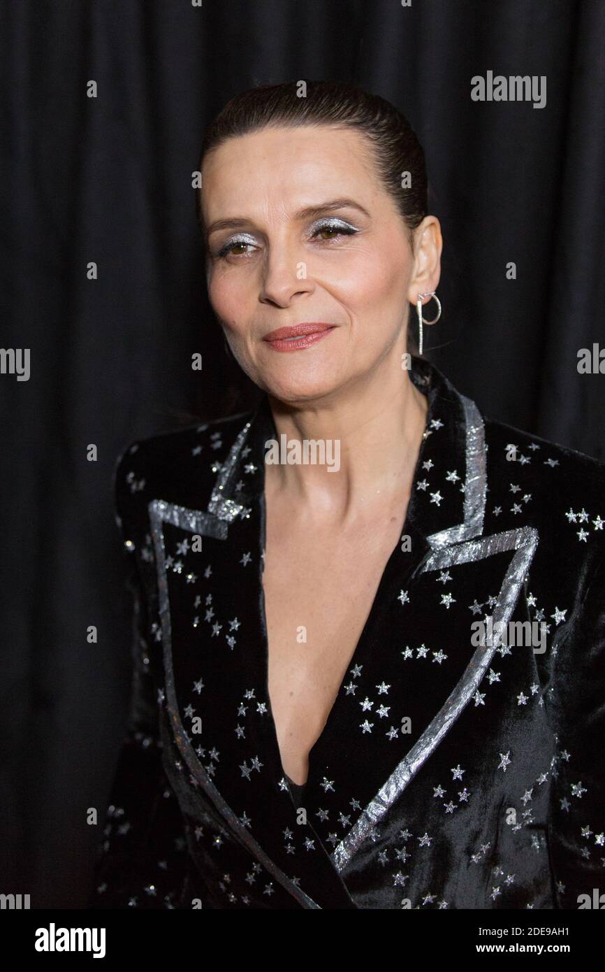 Juliette Binoche attends the 14th Globe De Cristal ceremony at Salle