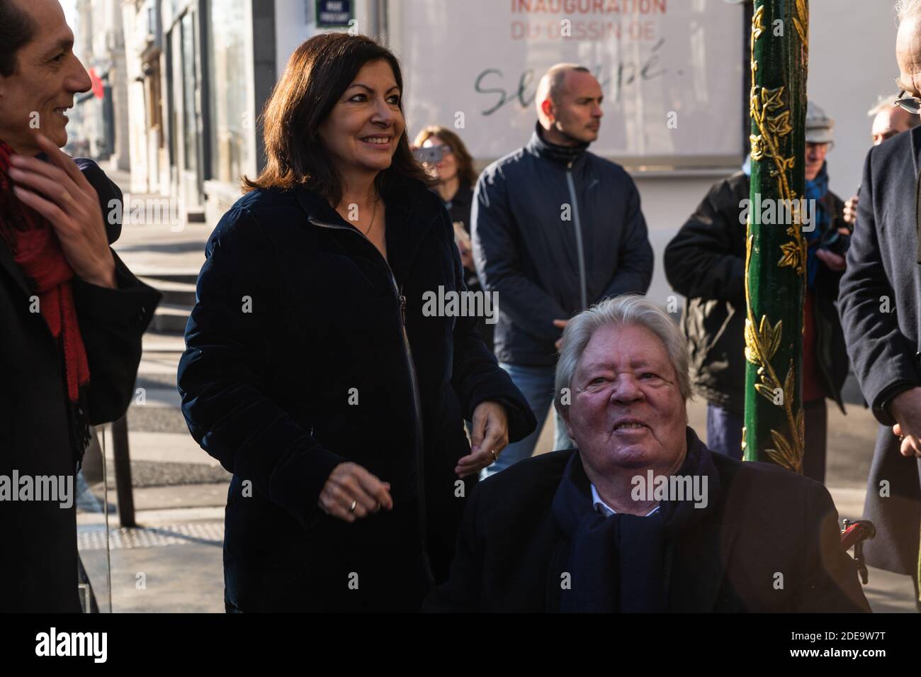 Anne Hidalgo, Mayor of Paris, unveils a wall fresco from a artwork of artist Jean-Jacques Sempe in presence of the artist, Jacques Aidenbaum, Mayor of the 3rd District, Jean Jacques Decaux, chairman of JC Decaux, François Morel actor and director and Jean Marie Havan artist who painted the wall, at the crossing of Boulevard des Filles du Calvaire and Rue Froissard, 3rd District of Paris, France, Febuary 16th, 2019. Photo by Daniel Derajinski/ABACAPRESS.COM Stock Photo