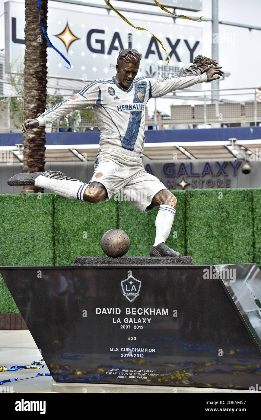 ベッカム像 David Beckham's Statue Unveiling in front of the Dignity Health