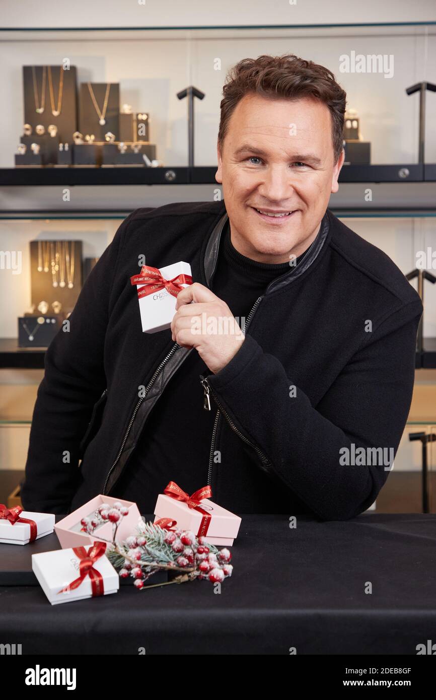 Hamburg, Germany. 22nd Nov, 2020. Guido Maria Kretschmer, fashion designer,  at a photo session following shots for a Christmas campaign in a Christ  store. Juwelier Christ is giving away 300 dream packages