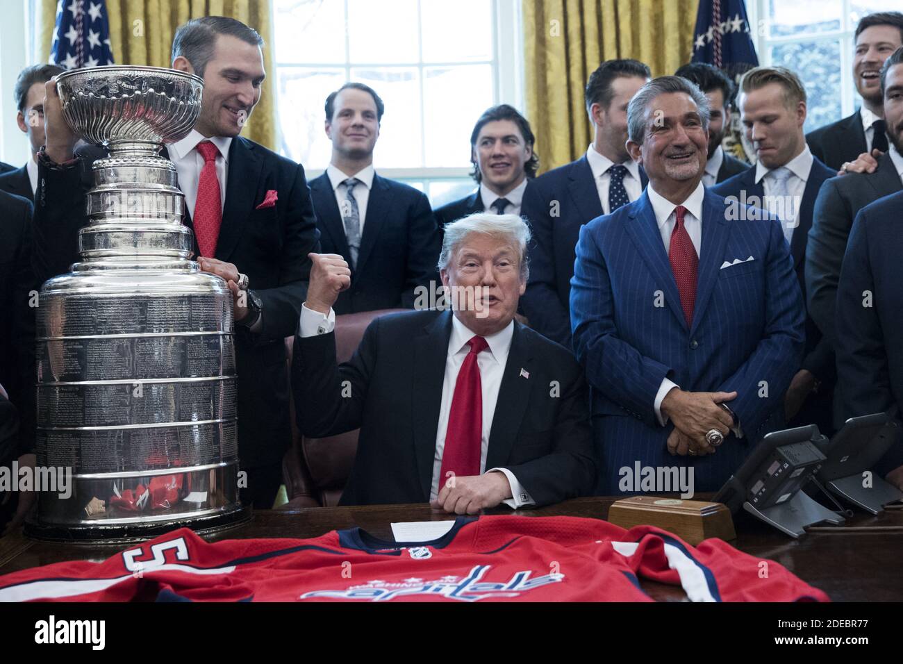 US President Donald J. Trump (C 
