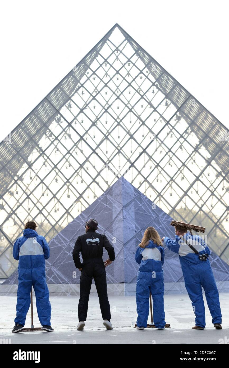 JR - Preparations of the installation of French contemporary artist and ...