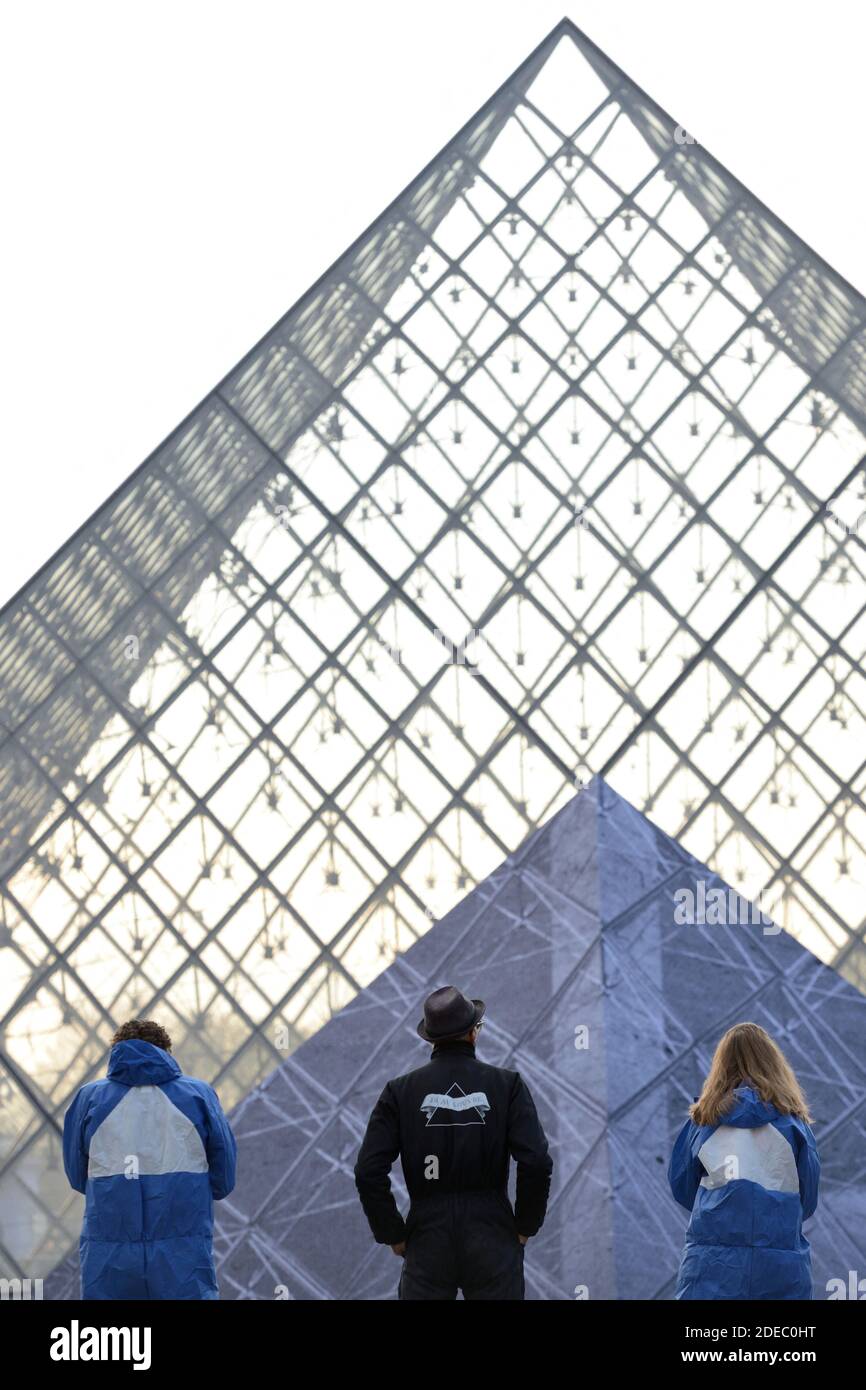 JR - Preparations of the installation of French contemporary artist and ...