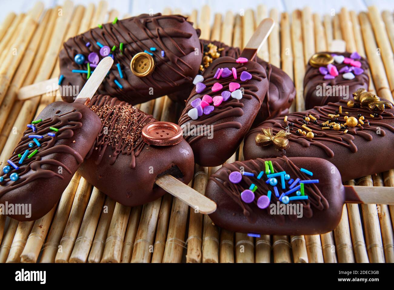 Page 10 Buttercream Frosting High Resolution Stock Photography And Images Alamy Page 10 Buttercream Frosting High Resolution Stock Photography And Images Alamy